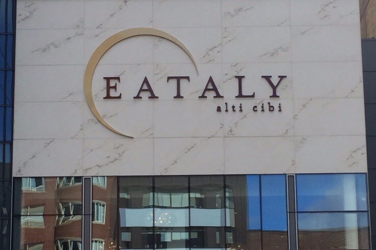 Dine, shop, enjoy! - 290 Commonwealth Ave