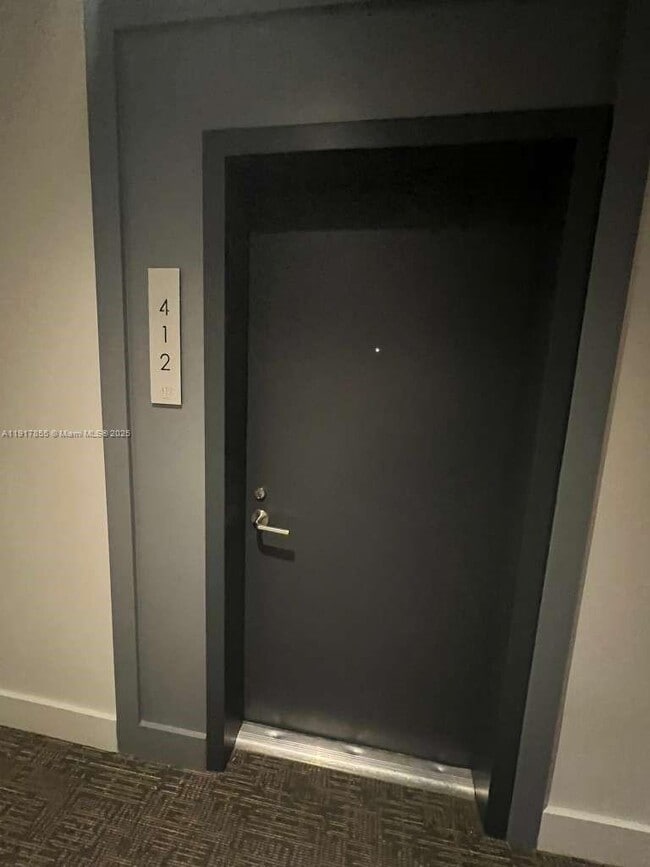 Building Photo - 1600 SW 1st Ave