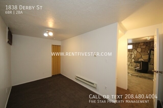 Building Photo - 1838 Derby St