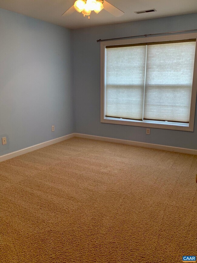 Building Photo - 1808 Clay Dr