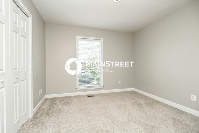 Building Photo - 4 Bedroom Pet-Friendly Home in Spring Hill...