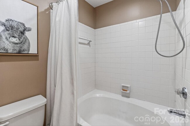 Building Photo - 18695 Vineyard Point Ln