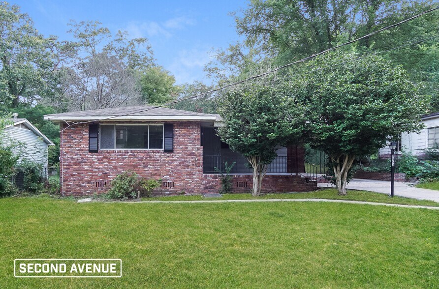 Primary Photo - 1204 Birchwood St
