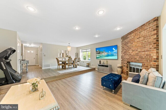 Building Photo - 41 Quince Ct