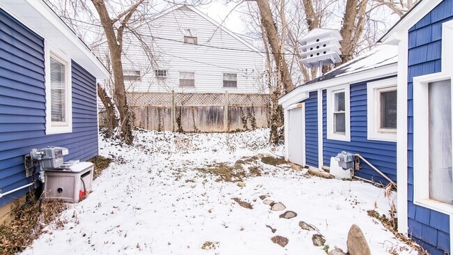 Building Photo - 11291 E Shore Dr