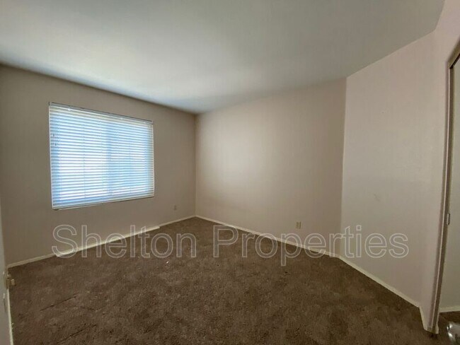 Building Photo - 2232 W Harrison St