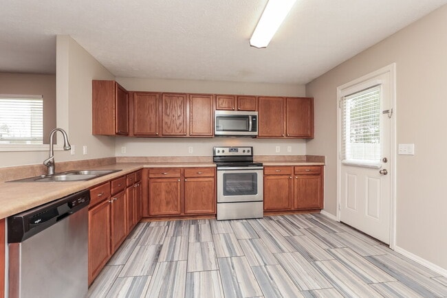 Building Photo - 5240 Sunsail Dr
