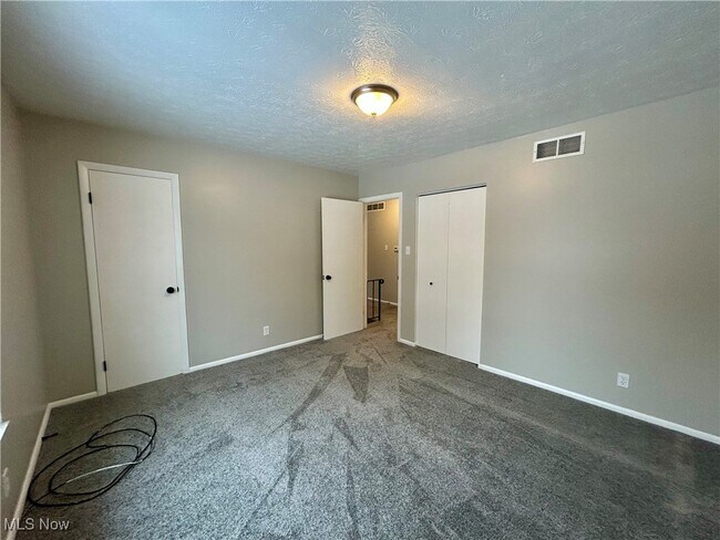 Building Photo - 4169 Vira Rd