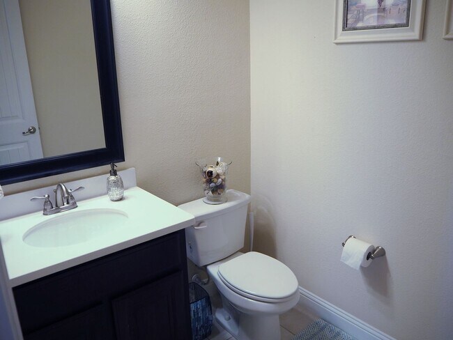 Building Photo - 3 Bed - 2.5 Bath Townhome in Flower Mound ...