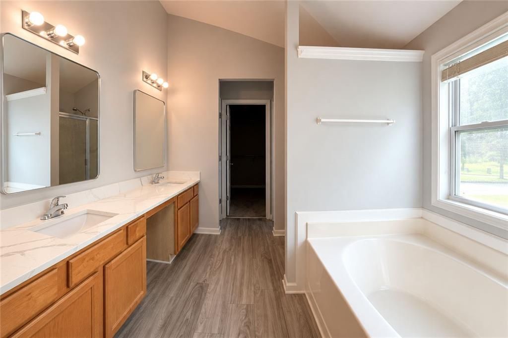 Building Photo - 2268 White Alder Dr NE