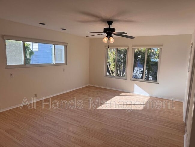 Building Photo - 516 Francisco St