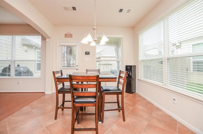 Building Photo - 24923 Diamond Ranch Dr