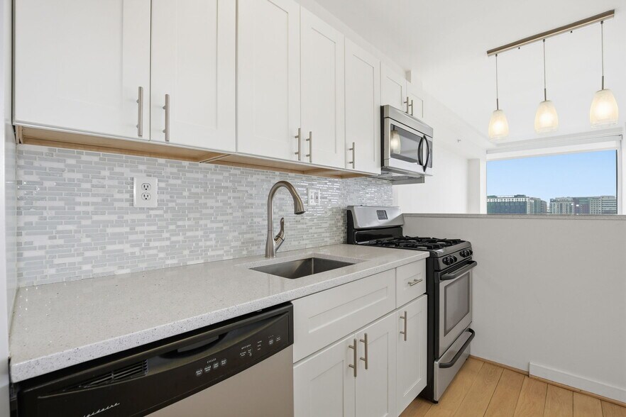 Building Photo - 1101 3rd St SW