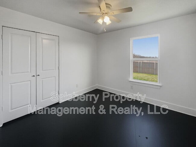 Building Photo - 109 James Ct