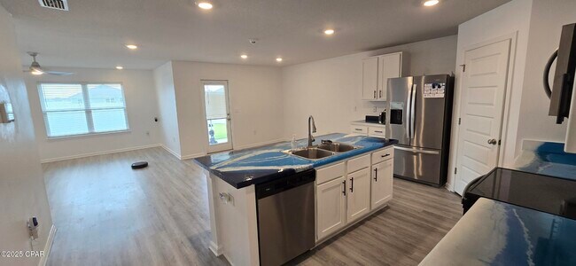 Building Photo - 6472 Slabinski Ln