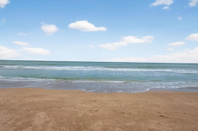 Building Photo - 9650 S Ocean Dr