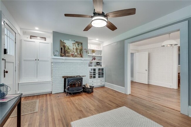 Building Photo - 953 Gilbert St SE