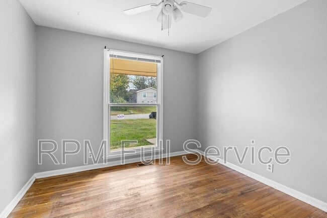 Building Photo - 465 Clearwater Dr