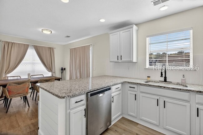 Building Photo - 225 University Pkwy