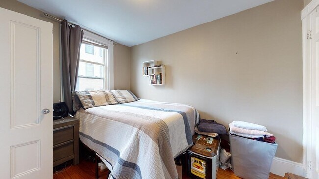 Building Photo - 38 Vinton St