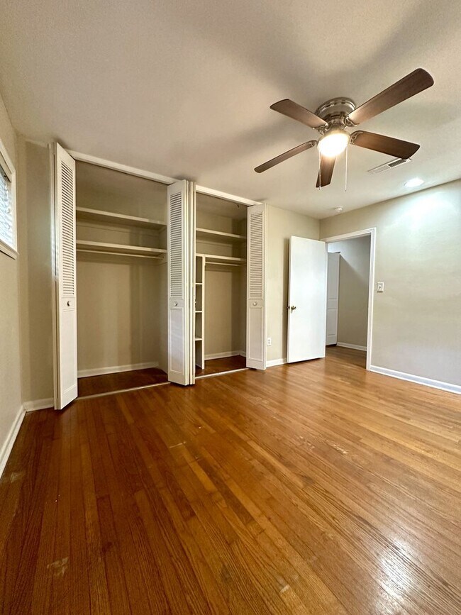 Building Photo - Upgraded 4BR/3.5BA Pool Home in Prestigiou...