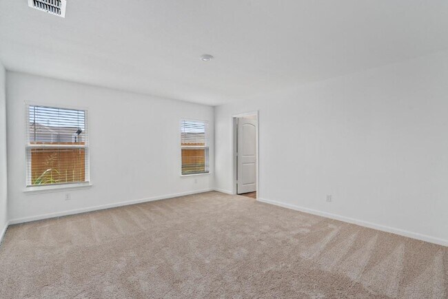 Building Photo - 3886 Trail de Paris