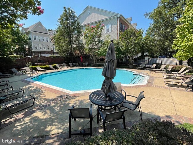 Building Photo - 3021 Nicosh Cir