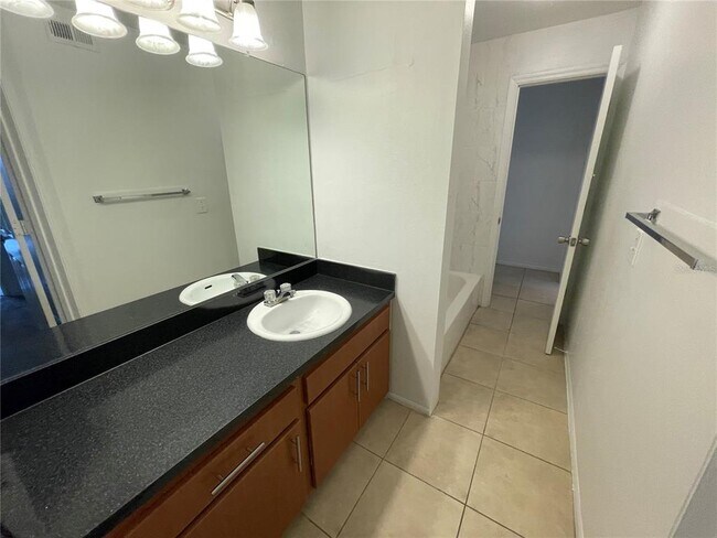 Building Photo - 409 Fountainhead Cir