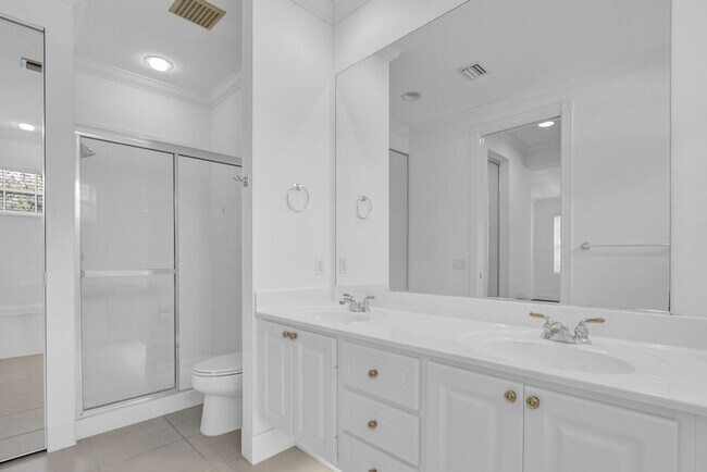 Building Photo - 199 Barbados Dr