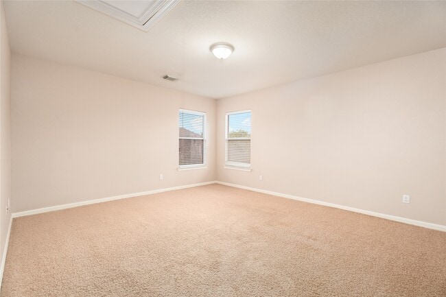 Building Photo - 6177 New Castle Ln