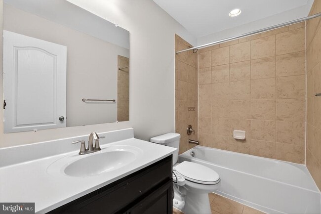 Building Photo - 7049 Banbury Dr