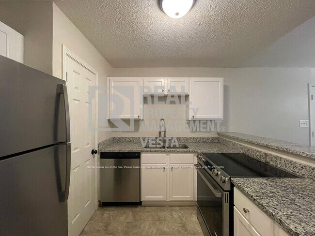 Building Photo - 443 Lacebark Dr