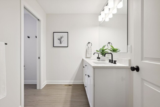 Building Photo - 623 Ashton St