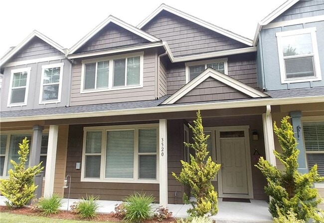 Primary Photo - 3 bedroom town home in perfect location