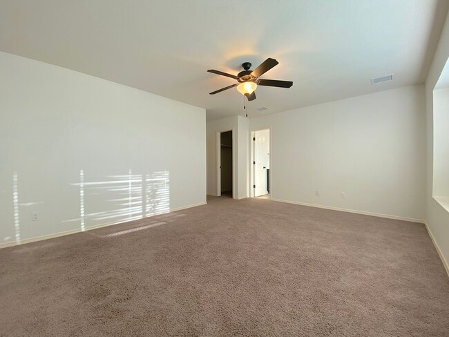 Building Photo - East El Paso 4 bed Refrig A/C with Solar Panels!