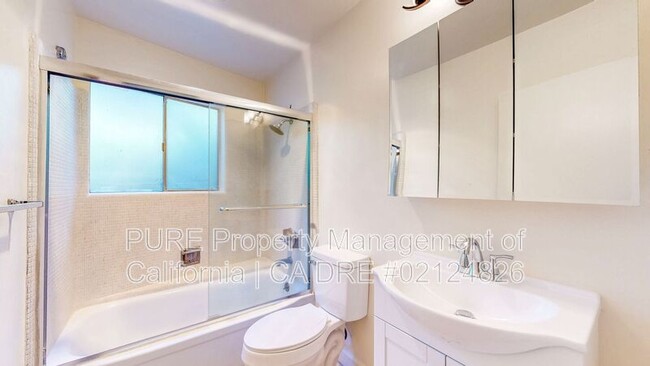 Building Photo - 236 San Carlos Ave