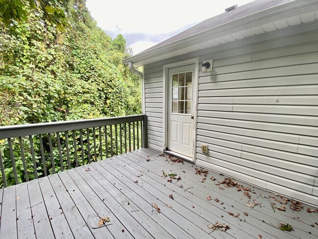 Building Photo - Dallas Rental