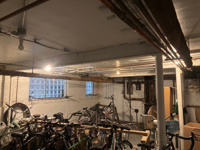Building Photo - 5059 N Ashland Ave