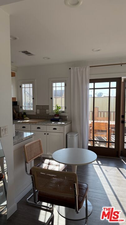 Building Photo - 1130 Laveta Terrace