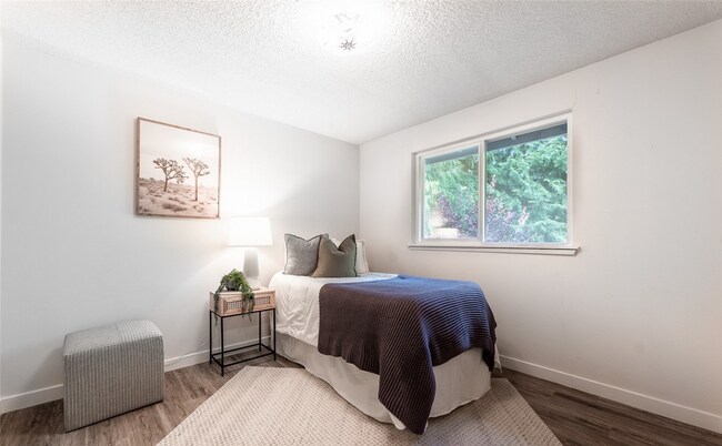 Building Photo - Stunning 4-Bedroom, 2.5-Bath Remodeled Home in Rushmore, Gig Harbor