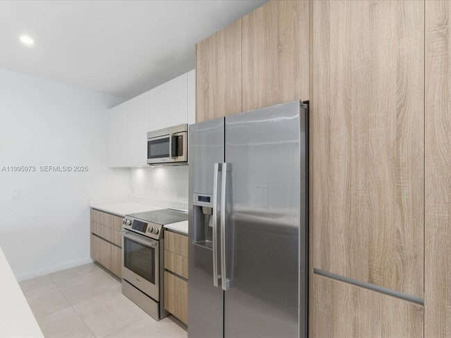 Building Photo - 529 SW 11th St