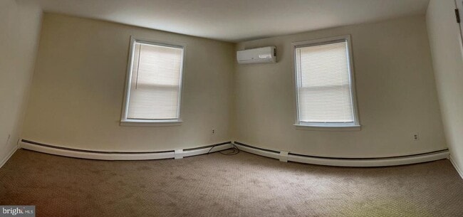 Building Photo - 235 Roesch Ave