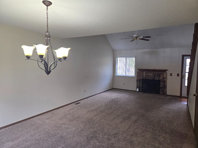 Building Photo - 6955 Dorr St