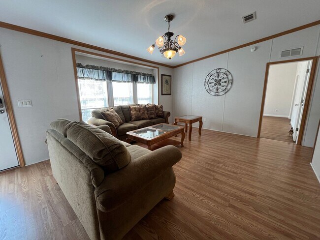 Building Photo - Spacious 4-Bedroom, 2-Bath Manufactured Ho...