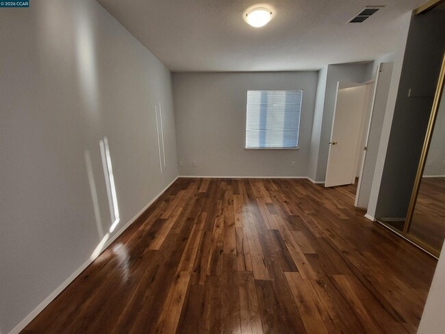 Building Photo - 11 Range Ct