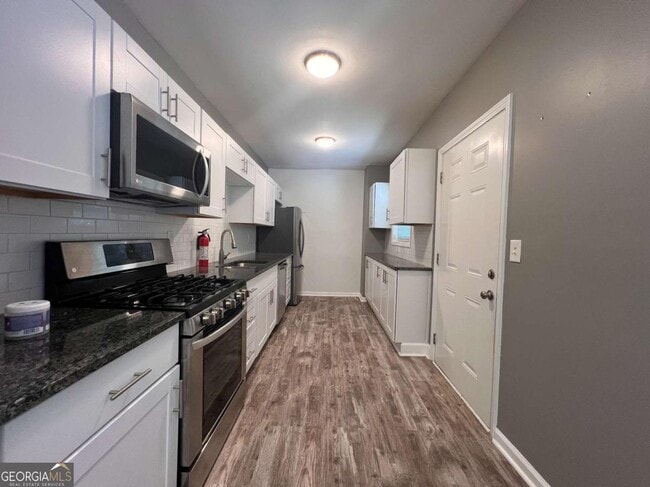 Building Photo - 1947 Kenwood Pl SE