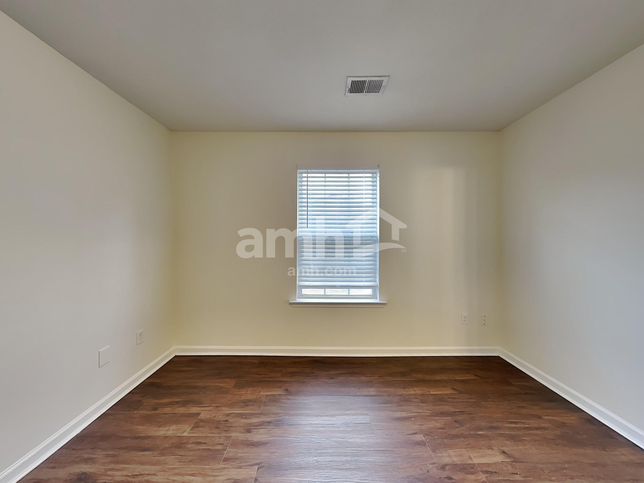 Building Photo - 200 Kingscreek Dr