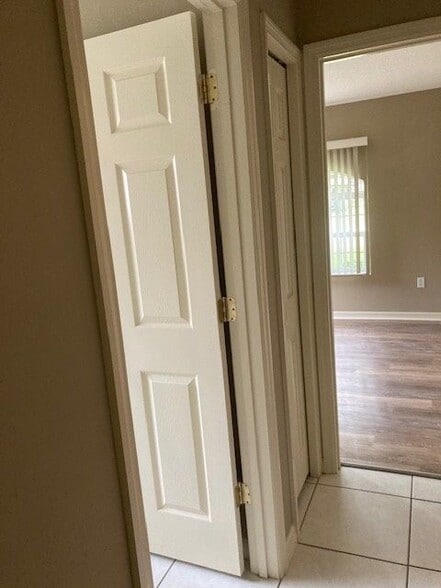 Building Photo - 6 Pony Ln