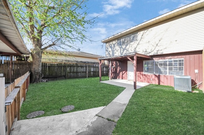 Building Photo - 7123 S Gessner Rd