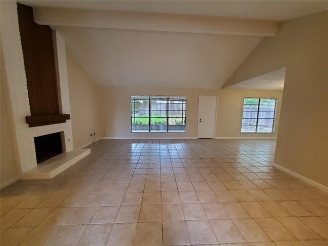 Building Photo - 1205 Doonesbury Dr